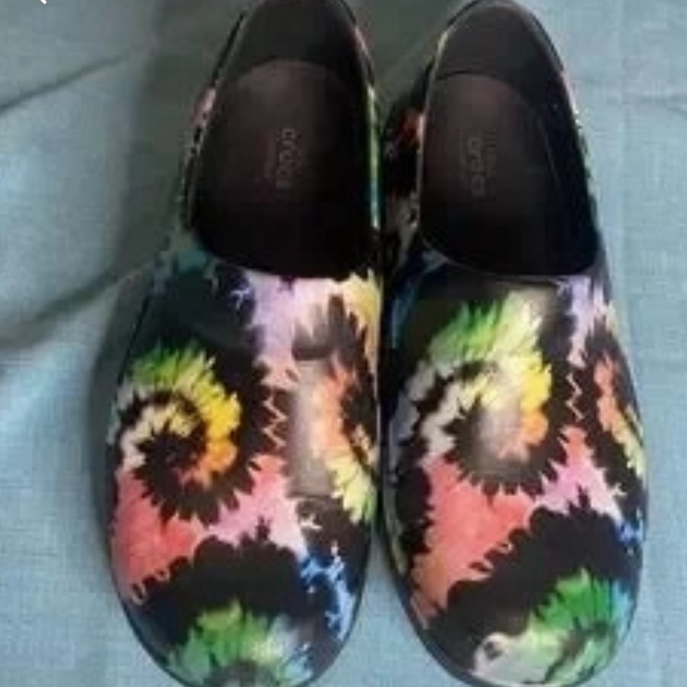 Crocs size 8